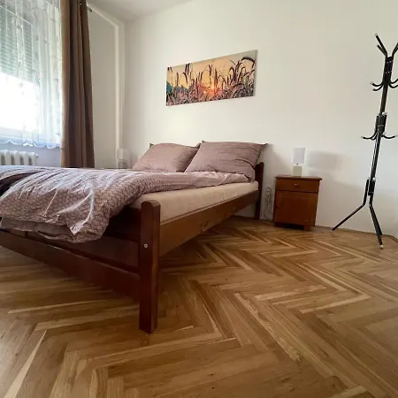Apartman Jnj Velkomoravska Olomouc Exterior photo