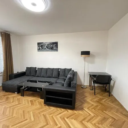 Apartman Jnj Velkomoravska Olomouc Exterior photo
