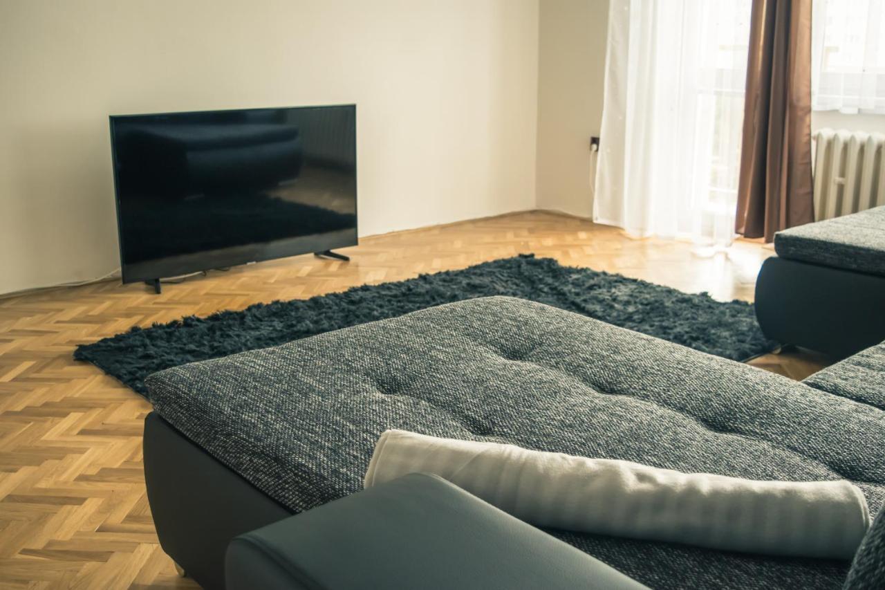 Jnj Velkomoravska Apartment *